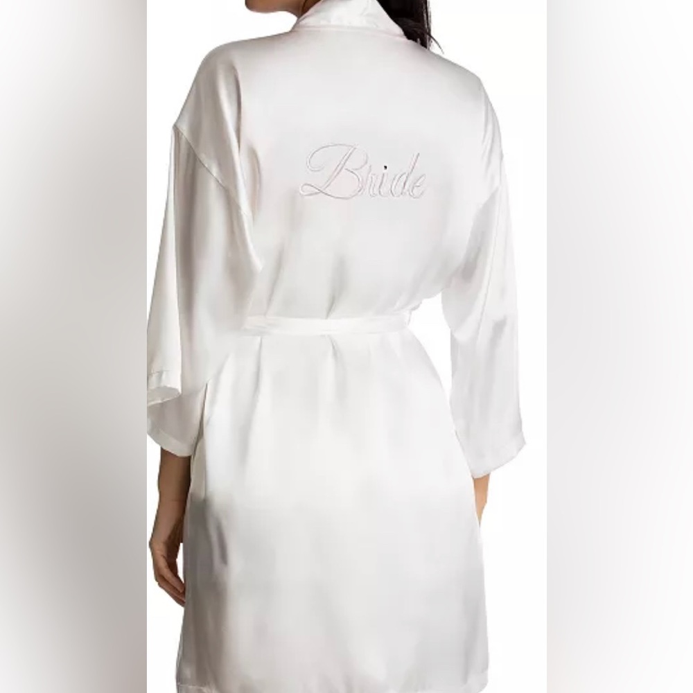 *DISCOUNT! ALL wedding must go!* LINEA DONATELLA NWT 
Bride Satin Wrap Robe NWT